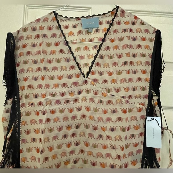 NWT- BoHo Style Linen elephant Print
fringe shirt, tie sides - Picture 2 of 10
